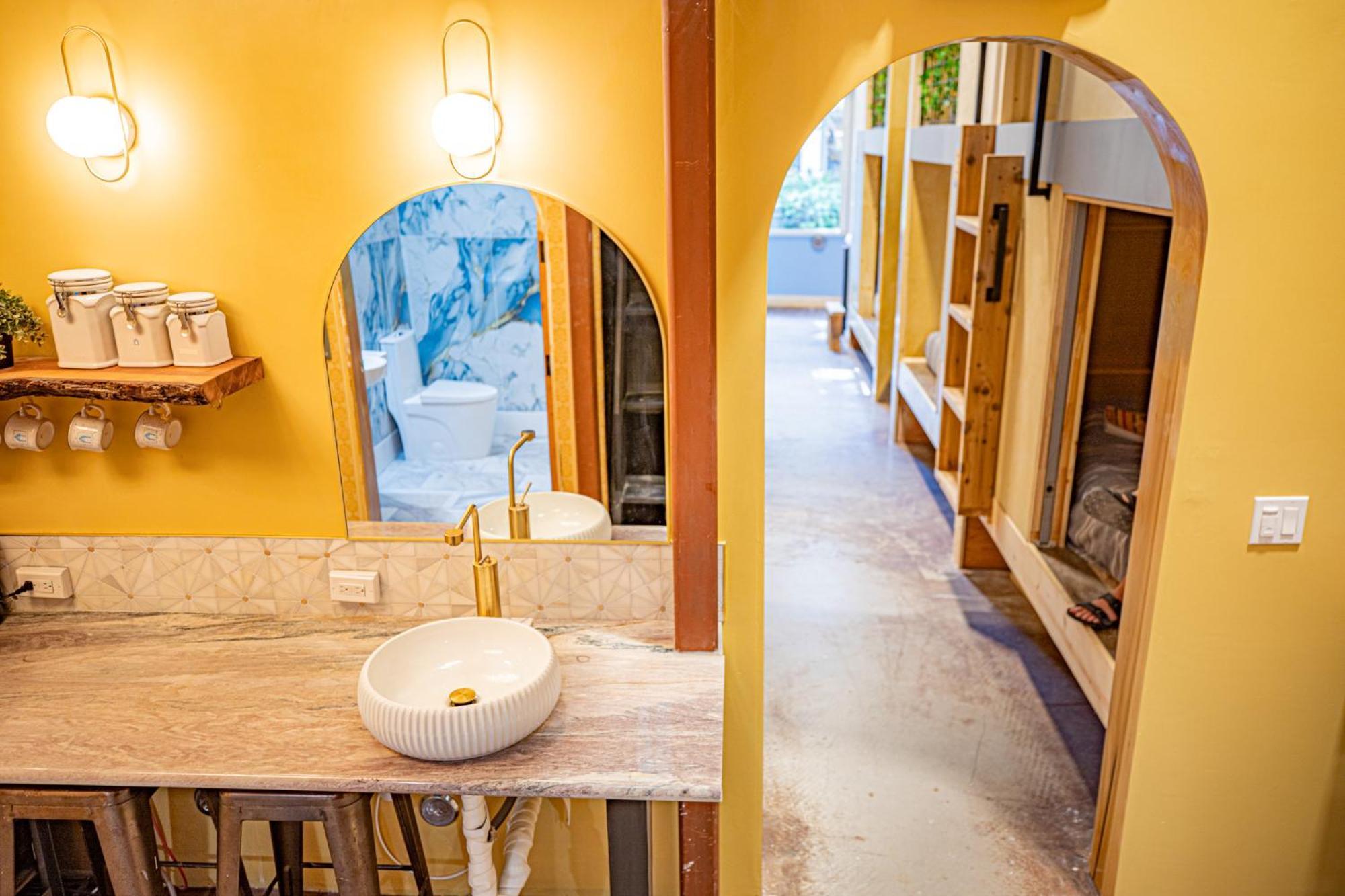 Social Stays - Santa Barbara'S First Hostel On State Street Екстериор снимка