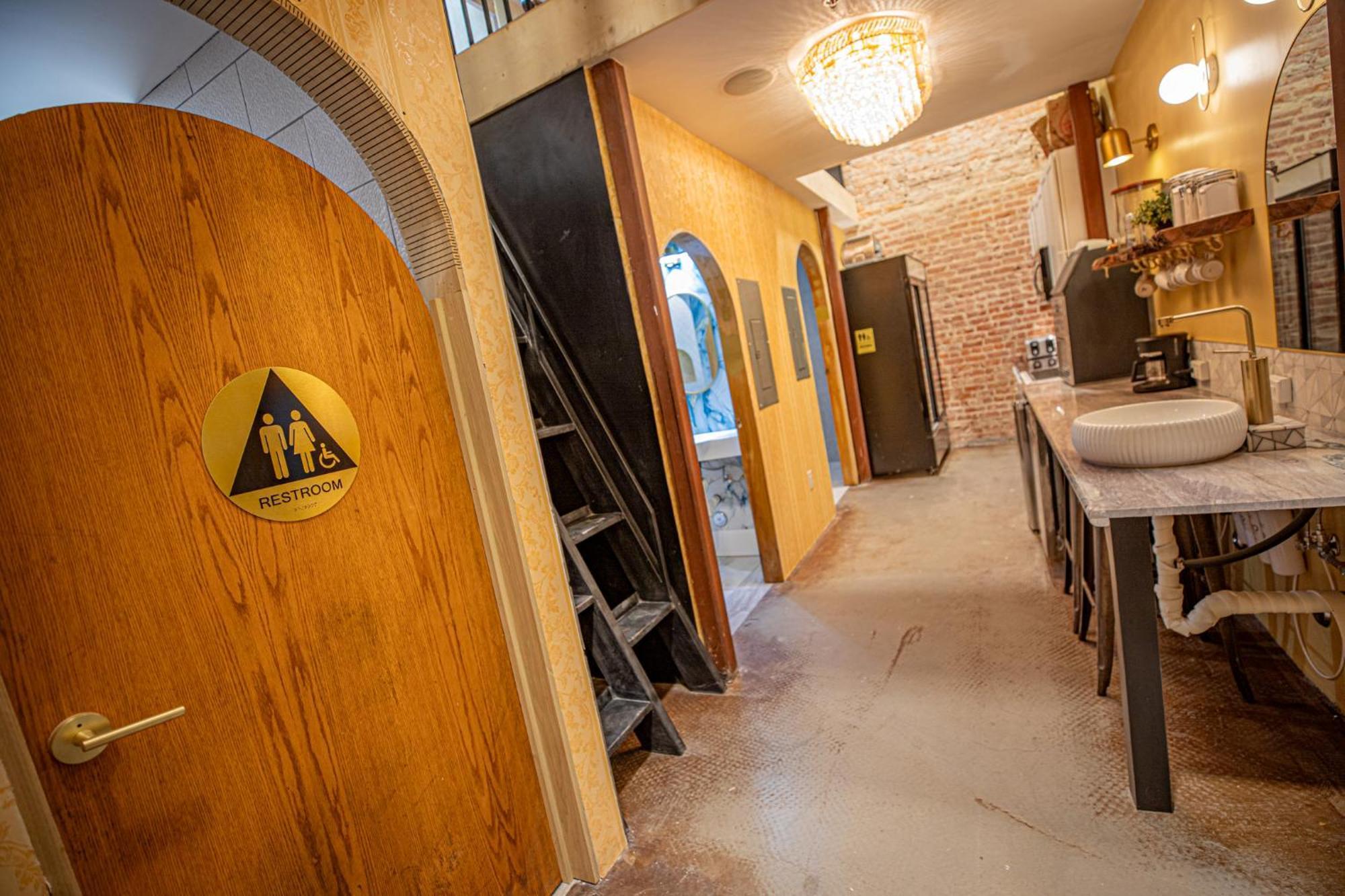 Social Stays - Santa Barbara'S First Hostel On State Street Екстериор снимка