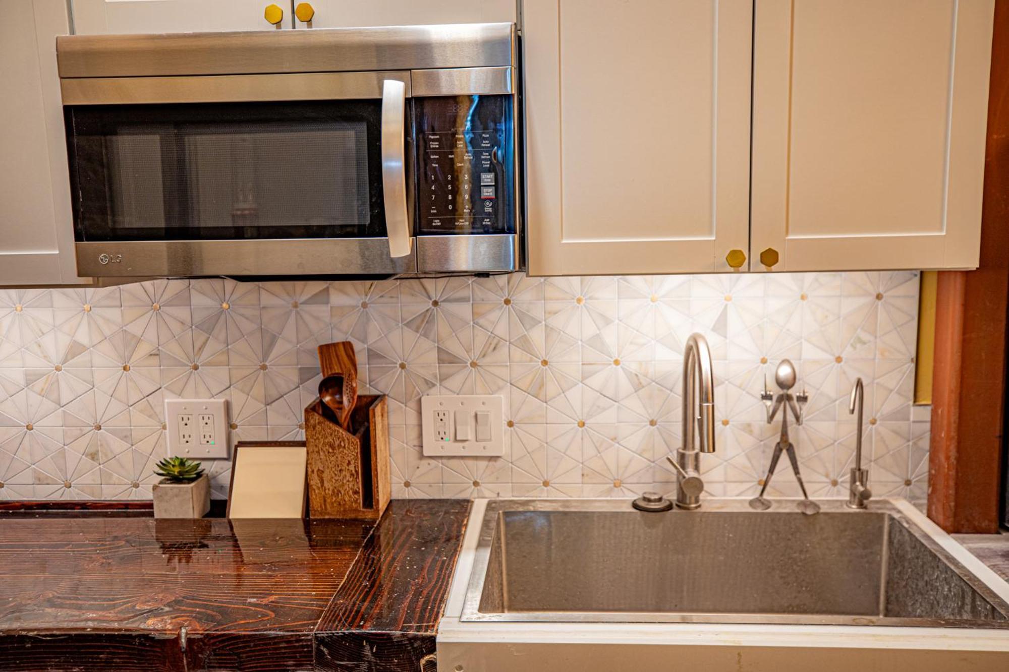 Social Stays - Santa Barbara'S First Hostel On State Street Екстериор снимка